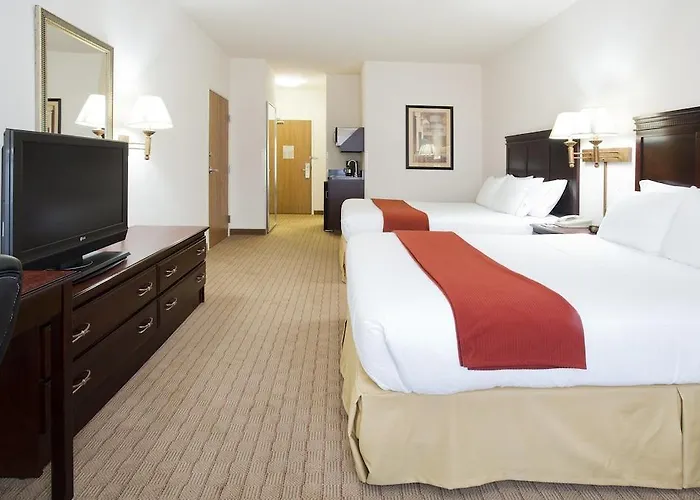 Hotel Express & By Ihg 3*