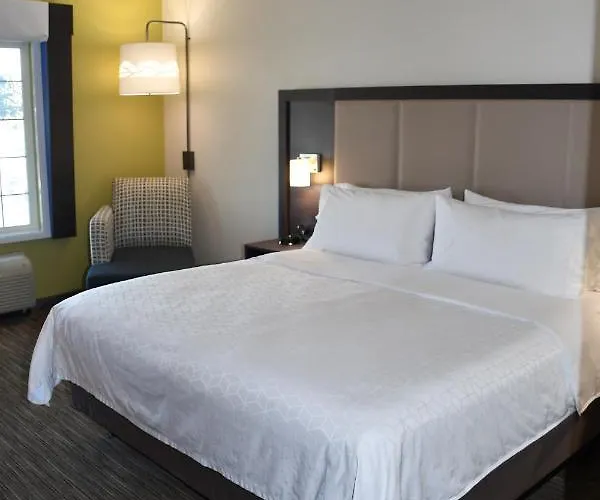 Express & By Ihg Hotel 3*