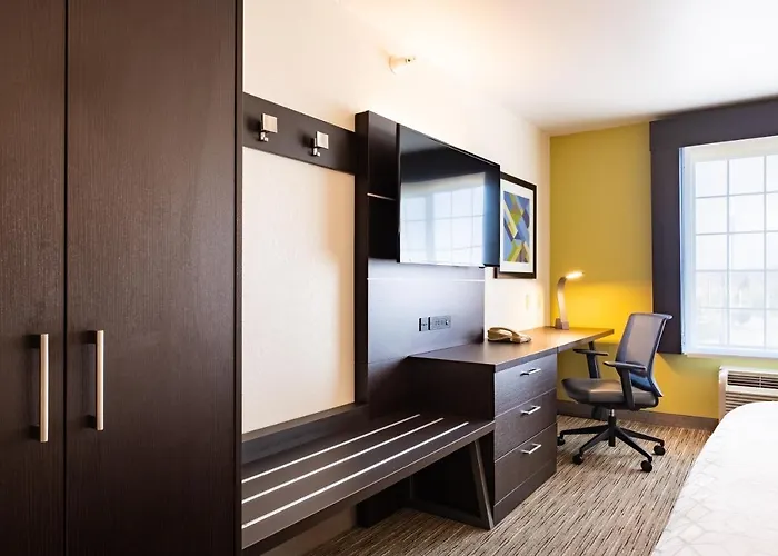 Hotel Express & By Ihg