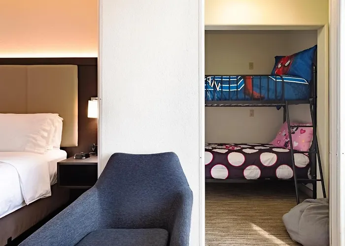 Express & By Ihg 3* Evanston