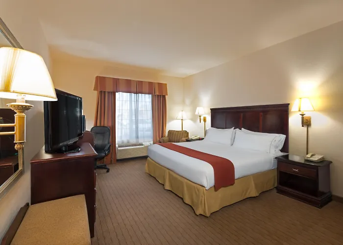 Express & By Ihg Hotel 3*