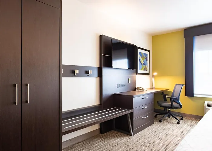 Express & By Ihg Evanston