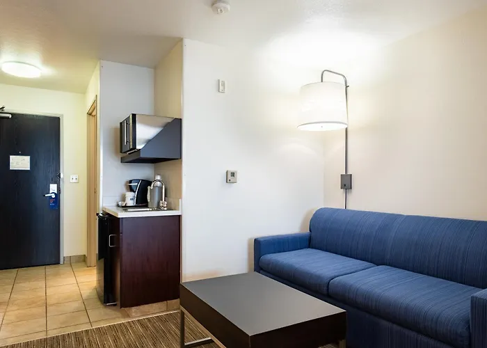Express & By Ihg 3*