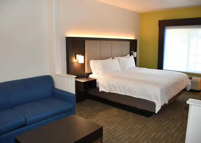 Express & By Ihg 3*