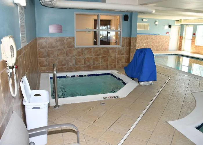 Hotel Express & By Ihg 3*