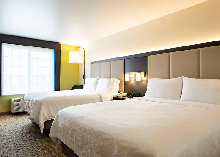 Express & By Ihg Evanston