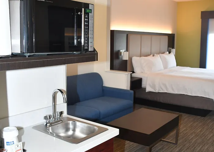 Express & By Ihg Hotel 3*