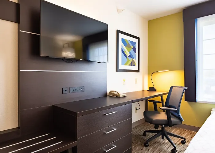 Hotel Express & By Ihg 3*