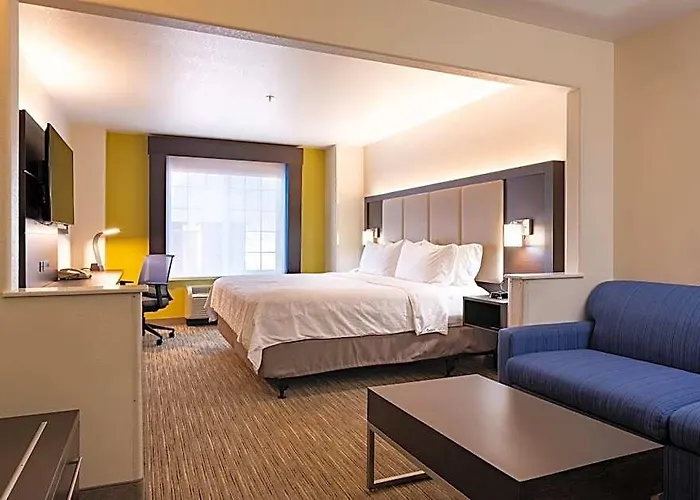 Express & By Ihg Hotel 3*