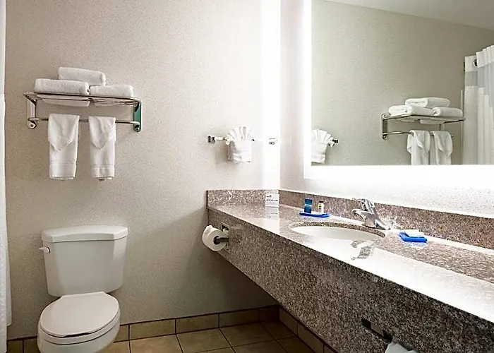Express & By Ihg Hotel 3*
