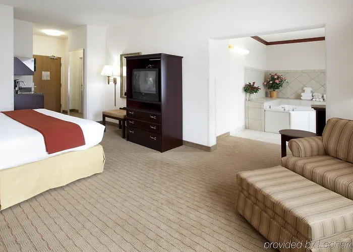 Express & By Ihg Hotel 3*