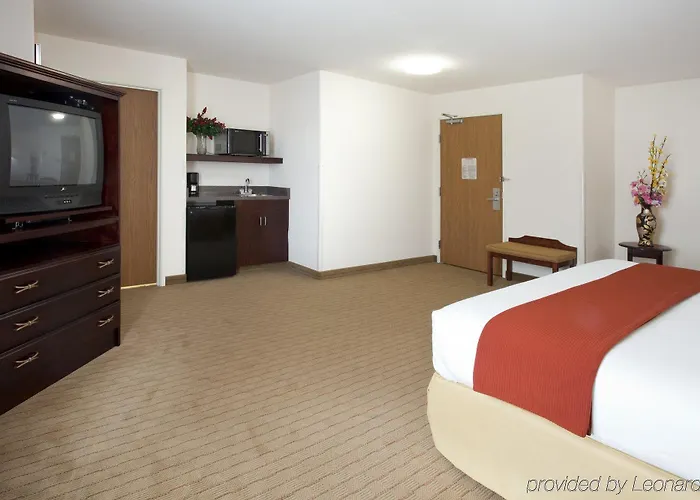 Express & By Ihg