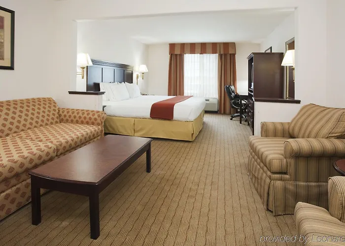 Express & By Ihg Hotel 3*
