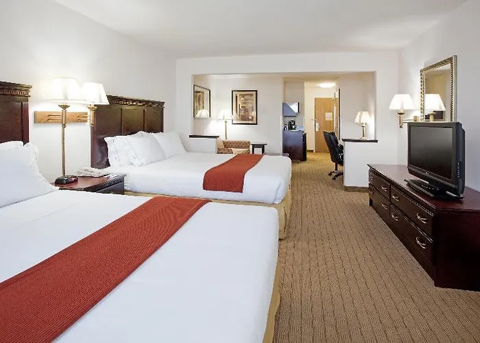 Express & By Ihg Hotel 3*
